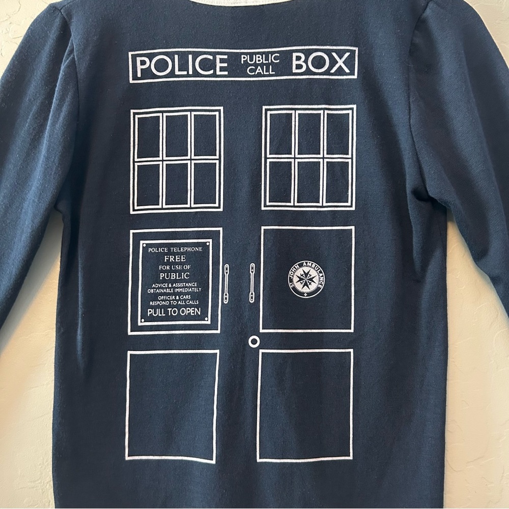 Her Universe Dr Who Tardis Union Jack navy blue cardigan sweater size medium - Picture 12 of 16
